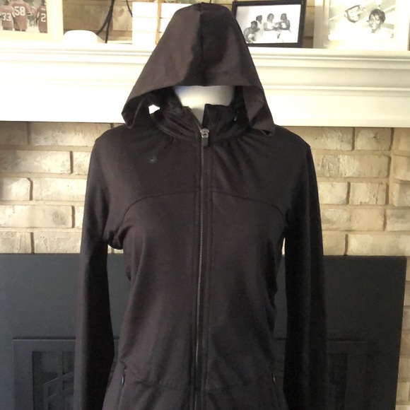 Fabletics Black Front Zip Hooded Thumb Holes Jacket size Small - Picture 2 of 16